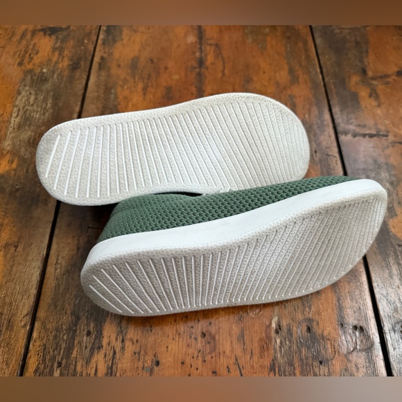 Allbirds Forest Green Knit Sneakers with White Accents - Picture 3 of 5